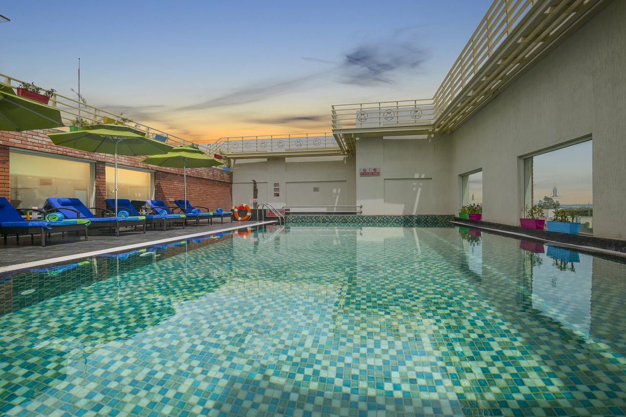 Welcomhotel By Itc Hotels, Racecourse, Coimbatore Eksteriør bilde The swimming pool at the hotel